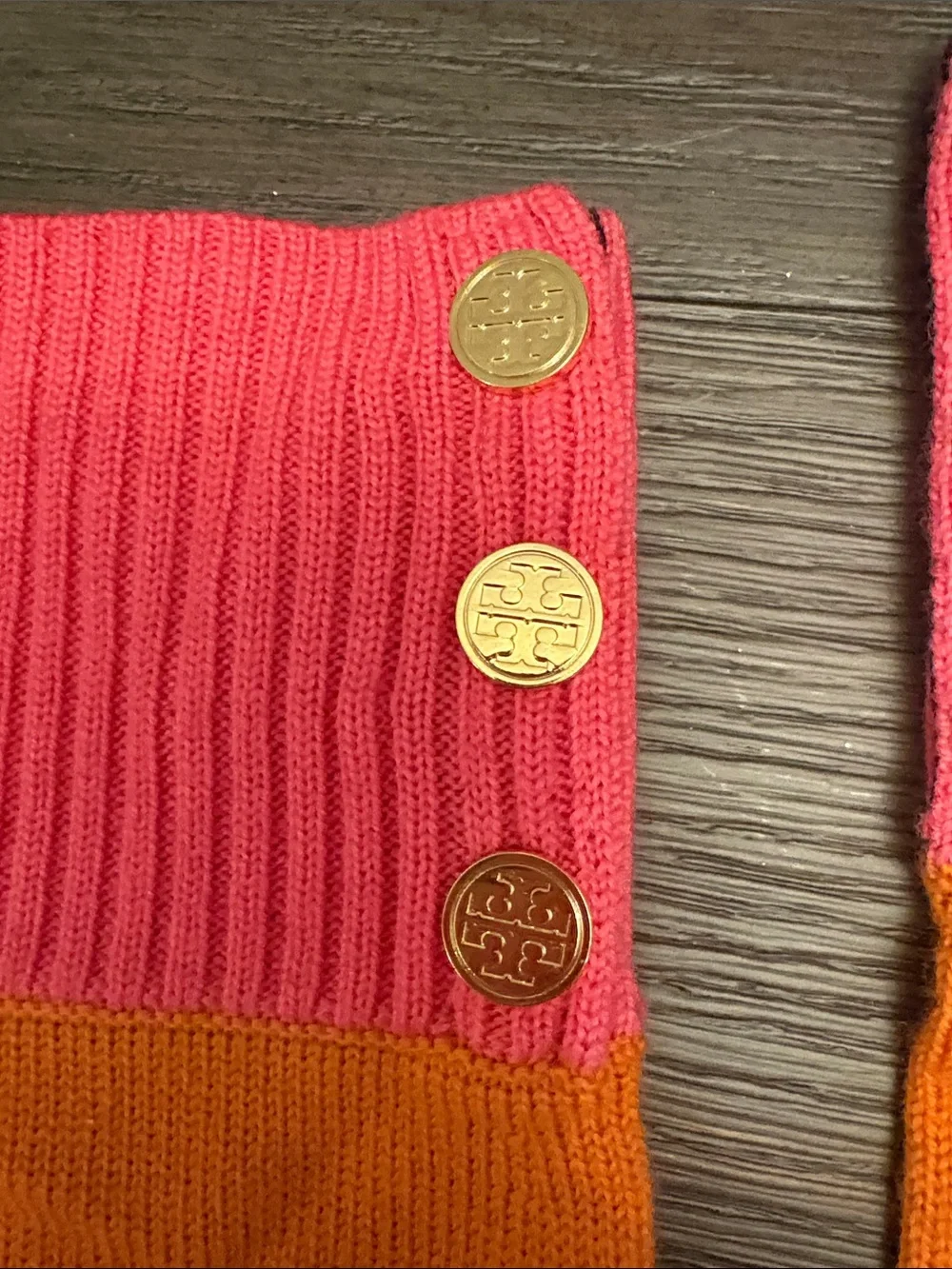 Tory Burch hands four tone